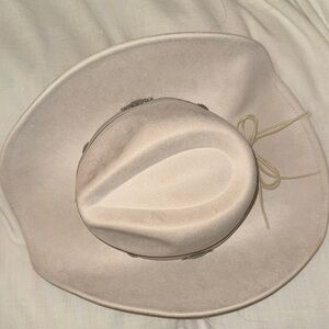 8 other reasons Cream Women's Hat